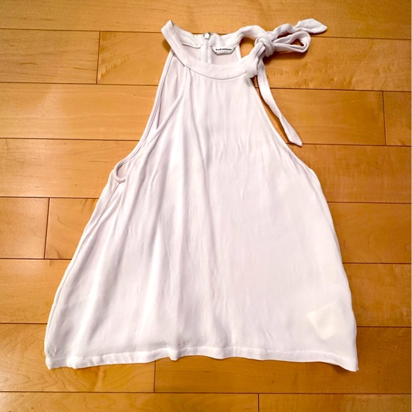 Club Monaco, white top. - Picture 1 of 3